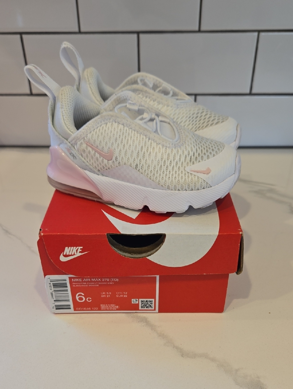 Nike Toddler Girls White and Light Pink Slip-On Air Max 270 Sneakers